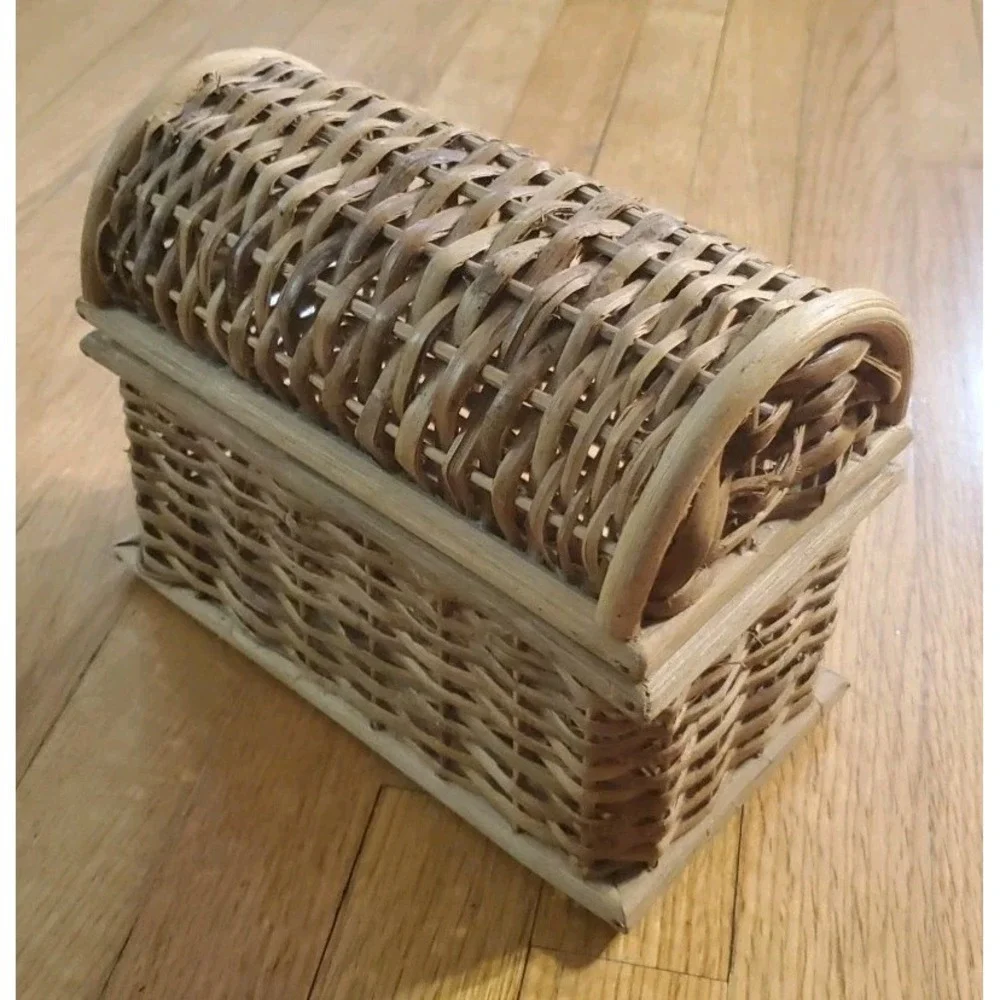 Vintage Wicker Rattan Small Trunk Style Storage Box‎ Cottagecore Boho